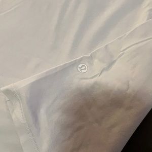 Lululemon tshirt